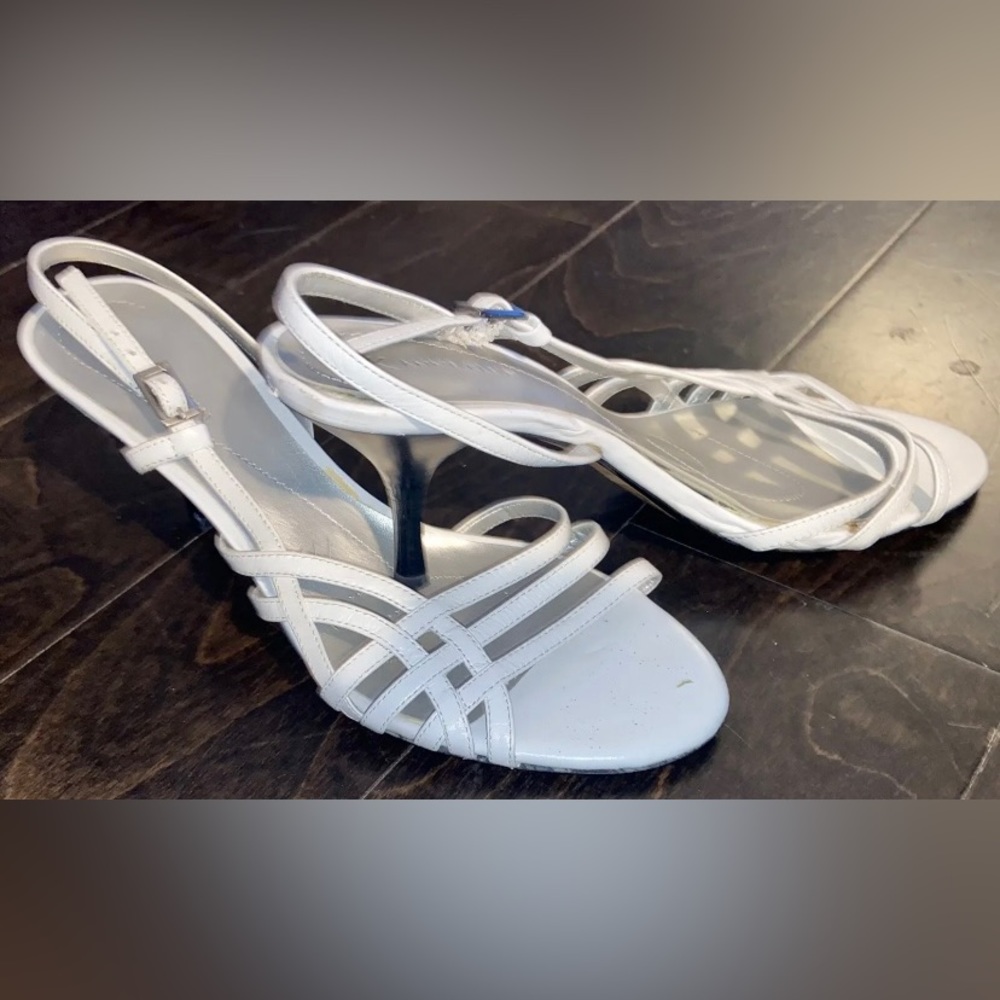ANNE KLEIN Rebecka White Satin Strappy Sandals Shoes size 8 Open Toe Heels